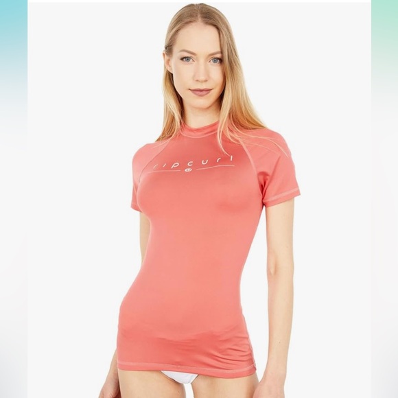Rip Curl Rash Guard - Picture 2 of 5